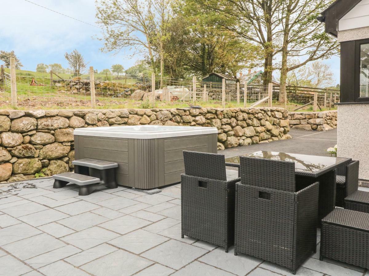 Llwyd Coed Canol Caernarfon Luaran gambar