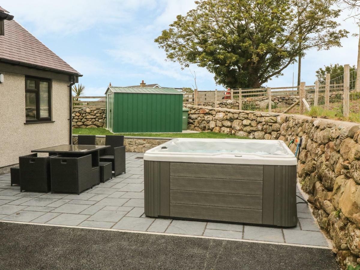 Llwyd Coed Canol Caernarfon Luaran gambar